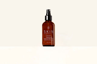 A revitalizing, water-based spritz enriched with cooling cucumber water and soothing aloe leaf juice. This mist is an oasis for dry, tired skin, offering deep hydration and a renewed sense of vitality. Ideal for those with acne or eczema, it combats tightness and dryness, providing intense hydration for a rejuvenated complexion.